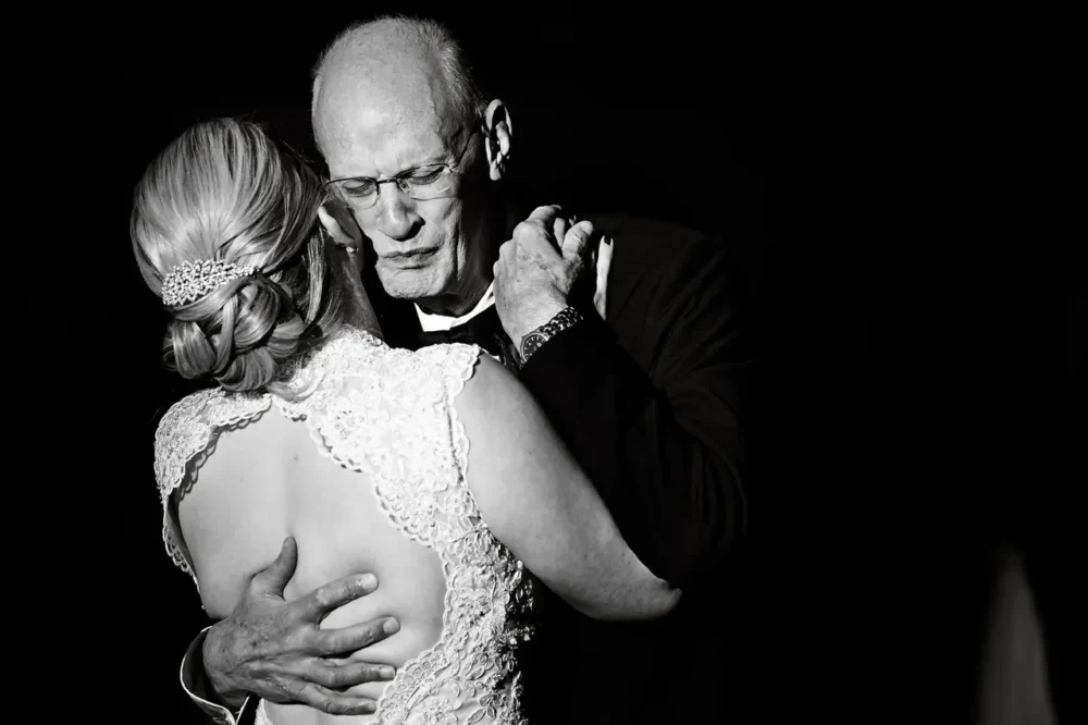 How Hospice Taught Me to Photograph Love: The Story I’ve Never Shared Until Now 4 f laurajustinwed 0885 51 198 v1
